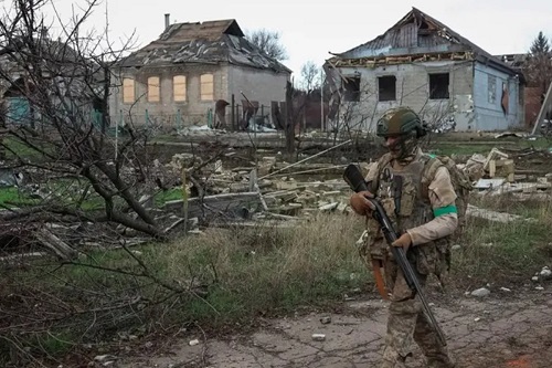 ইউক্রেনের সিভেরস্ক দখলের দাবি করল রাশিয়া ইউক্রেনের সিভেরস্ক দখলের দাবি করল রাশিয়া