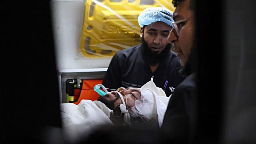 হাদিকে নিয়ে সিঙ্গাপুরের উদ্দেশে ঢাকা ছাড়ল এয়ার অ্যাম্বুলেন্স