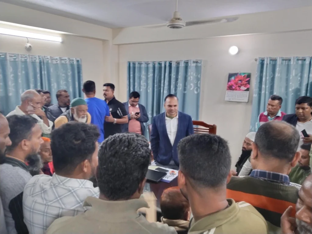 নিলাম বাতিলের আশ্বাসে মুক্ত হলেন অবরুদ্ধ প্রকৌশলী