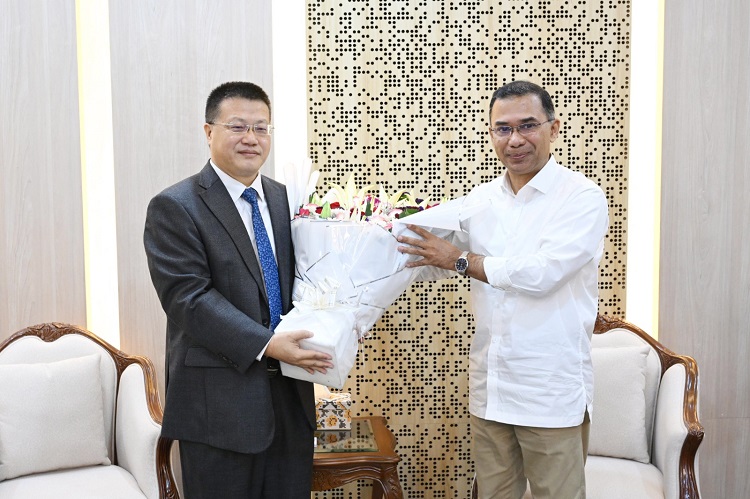 প্রধানমন্ত্রীর সঙ্গে রাষ্ট্রদূতের সাক্ষাৎ: ‘বাংলাদেশ ফার্স্ট’ নীতিতে সমর্থন চীনের