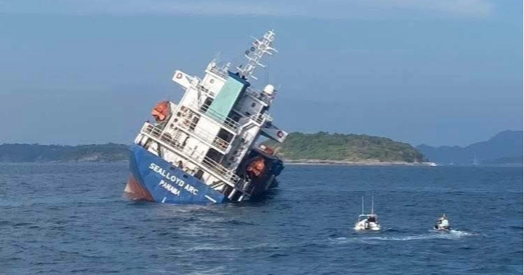 থাইল্যান্ডের উপকূলে চট্টগ্রামগামী জাহাজডুবি, ১৬ বাংলাদেশি নাবিক উদ্ধার