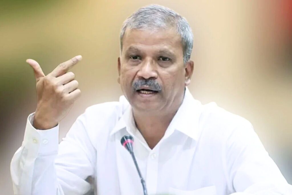 আমলারা প্রকৃতিগতভাবে সংস্কারবিরোধী: আসিফ নজরুল