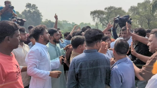 স্মৃতিসৌধে জাতীয় পার্টি-ছাত্রশক্তির নেতাকর্মীদের হাতাহাতি, জাতীয় পার্টির নেতা আহত