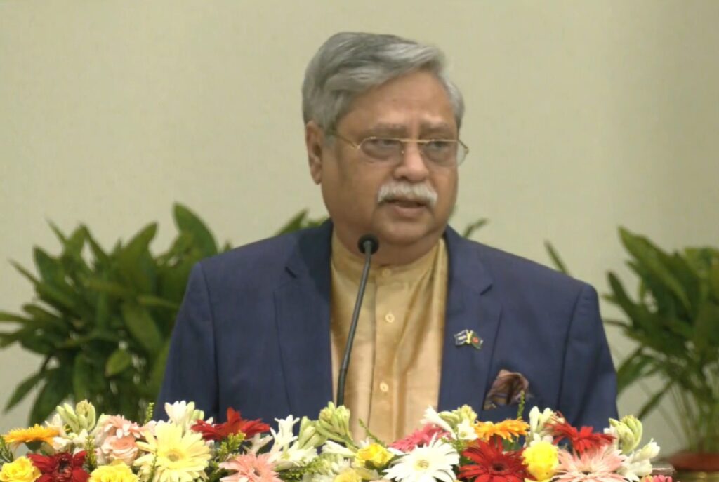 অন্তর্বর্তী সরকার আমাকে ডিসিদের সঙ্গে মিলিত হওয়ার সুযোগ দেয়নি: রাষ্ট্রপতি