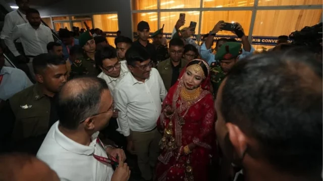 বিয়ের অনুষ্ঠানে ব্যাঘাত না হওয়ার জন্য বিএনপির কর্মসূচি আগে শেষ করে দিলেন প্রধানমন্ত্রী