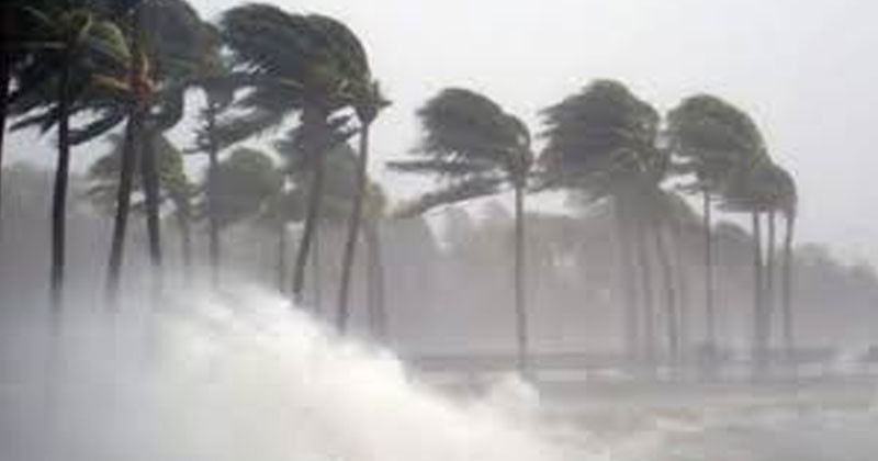 দেশের ৯ অঞ্চলে ঝড়ের শঙ্কা নদীবন্দরে সতর্কতা