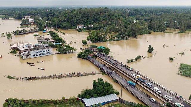 বন্যা ও পাহাড়ধসের পৃথক ঘটনায় কক্সবাজারে নিহত বেড়ে ২৮