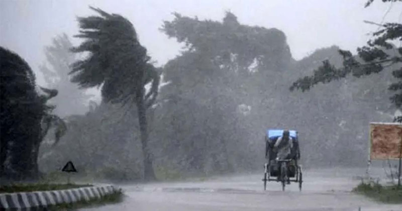 দুপুর ১টার মধ্যে দেশের তিন অঞ্চলে বজ্রবৃষ্টির আশঙ্কা, নদীবন্দরে সতর্কতা