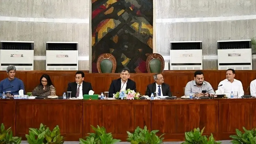 প্রধানমন্ত্রীর মেয়াদ ১০ বছরেই অনড় সরকার
